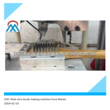2 оси CNC автоматическая стальной проволоки щетка делая машину работать с стальным проводом вырезанные заранее в Китай alibaba